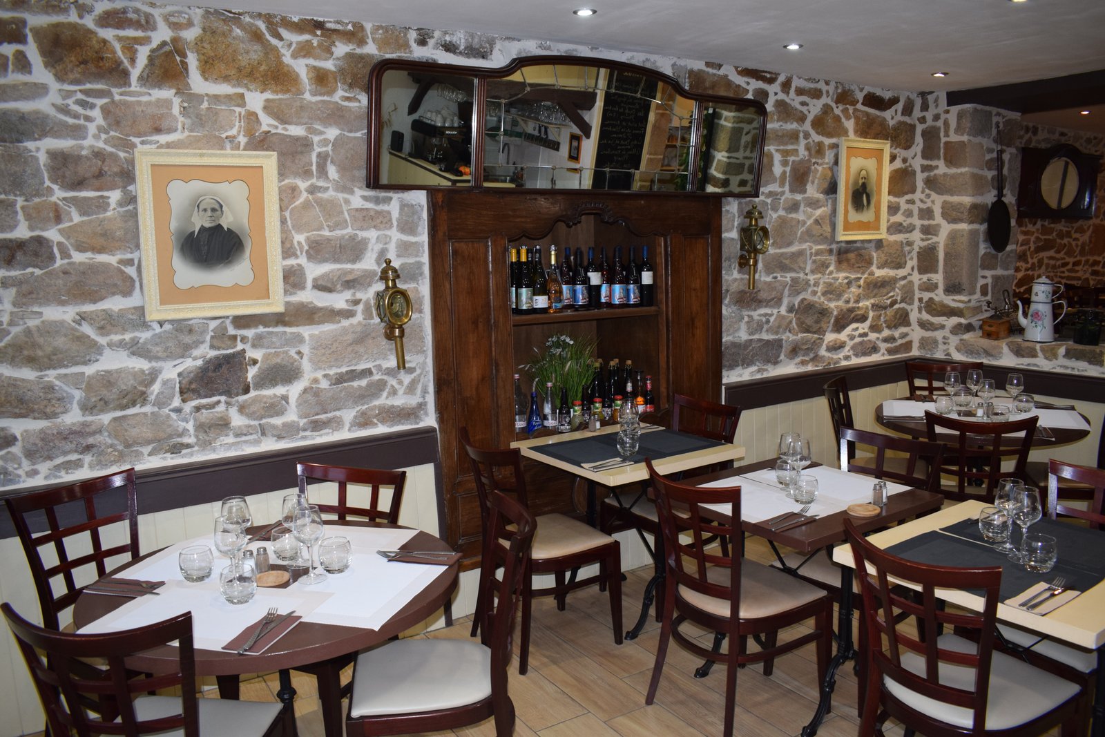 Façade de la Crêperie Les Remparts à Guingamp